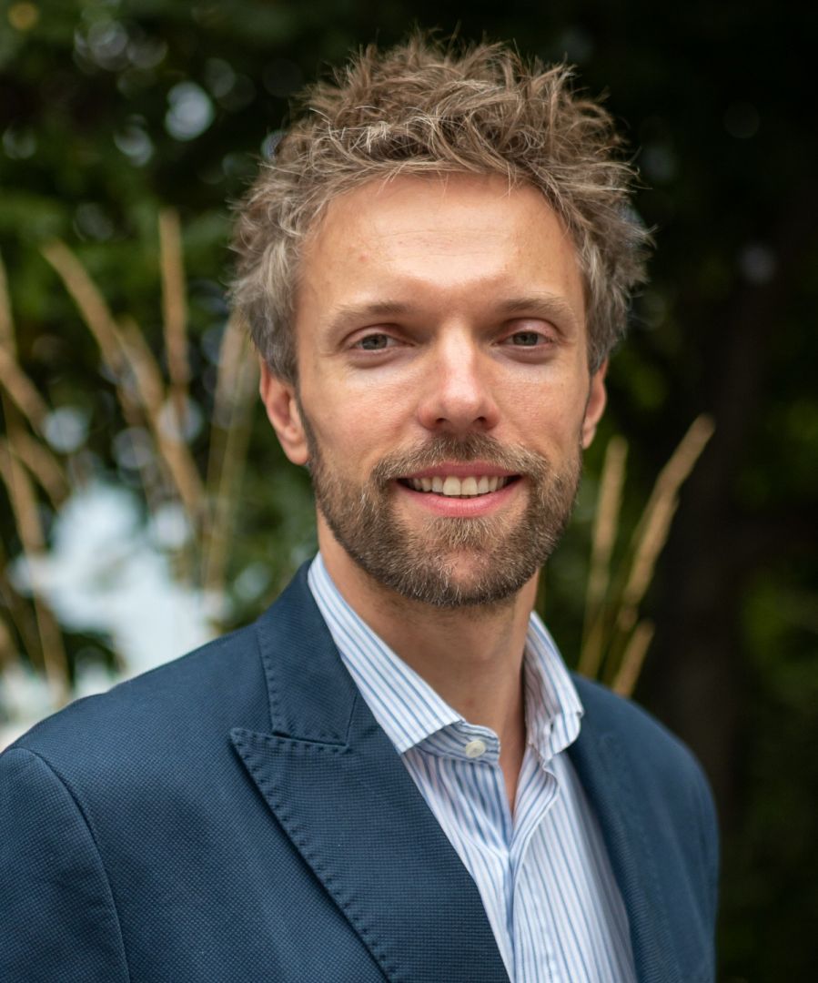 Dr Michał Jasiński